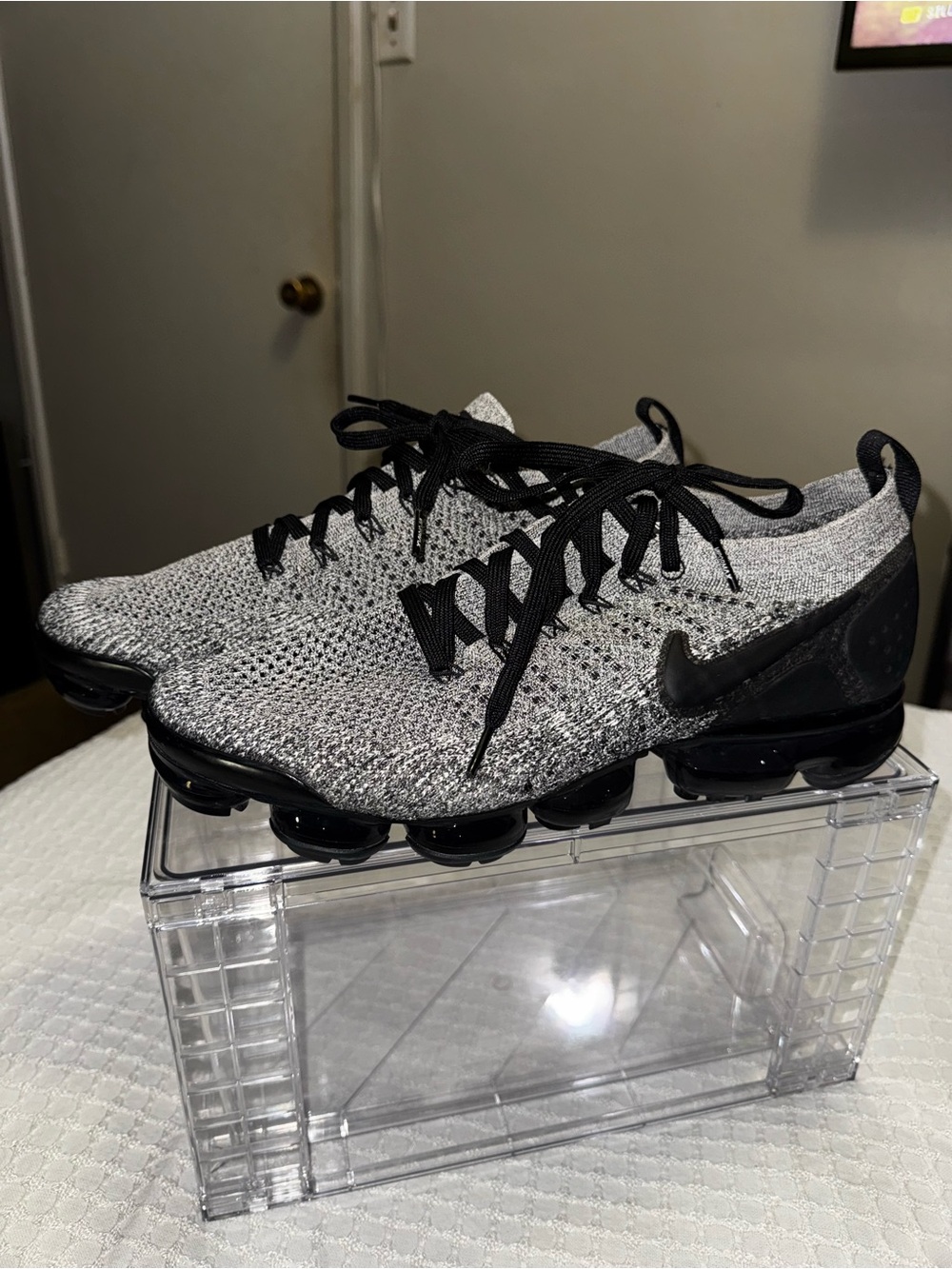 Nike Flyknit VaporMax Sneakers - Black & Gray
